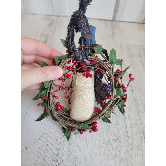 Mini snowman cranberry wreath ornament Xmas home decor - Picture 5 of 6